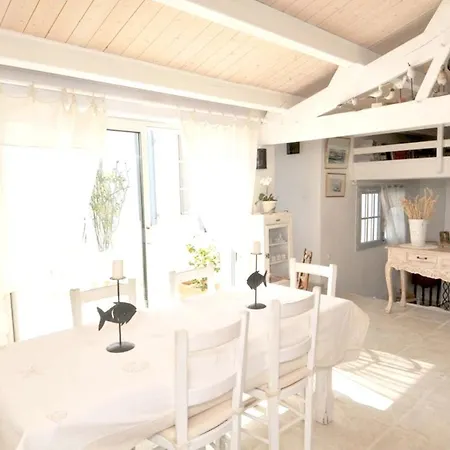 Maison Accueillante Avec Jardin, Sainte-Marie-de-Ré