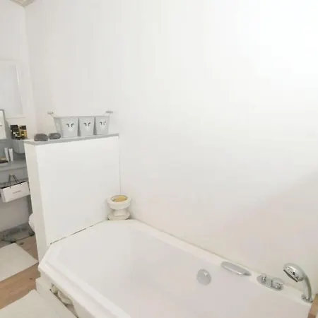 Maison Accueillante Avec Jardin, Sainte-Marie-de-Ré