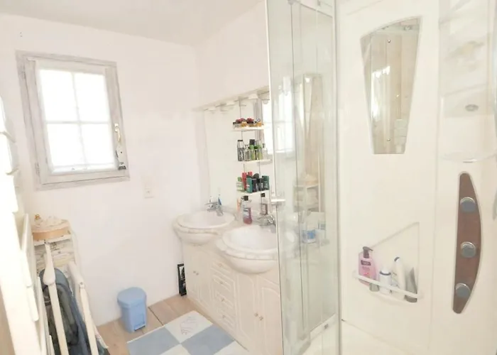 Maison Accueillante Avec Jardin, Casa de Férias *